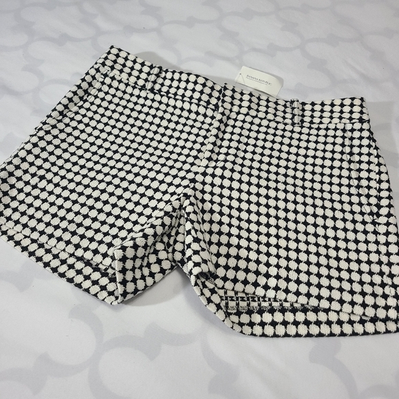 Banana Republic Women's Black and White Shorts NWT Size 8 - Picture 5 of 13